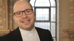Pfarrer Dirk Bingener / screenshot / YouTube / missio Aachen