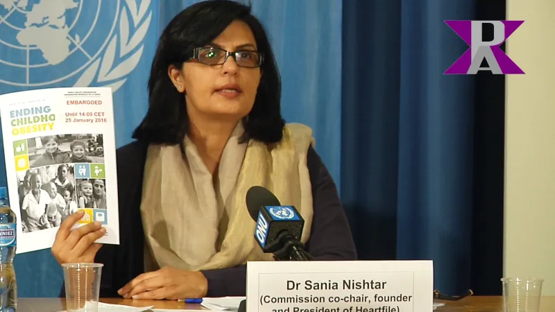 Dr. Sania Nishtar bei der Pressekonferenz in Genf