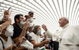 Papst Franziskus bei der Generalaudienz in der Halle Paul VI. im Vatikan, 29. September 2021 / Vatican Media