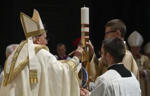 Papst Franziskus bei der Ostervigil am 8. April 2023 / Vatican Media