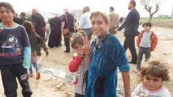 Christen und andere verfolgte Menschen in einem Zentrum für Vertriebene in Dawodiya (Irak) am 10. April 2016 / Elise Harris / CNA Deutsch