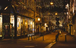 Weihnachtsbeleuchtung in Amsterdam (Niederlande) / Dylan Freedom / Unsplash (CC0) 