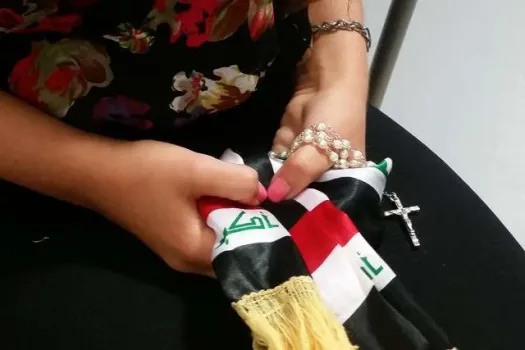 Eine Irakerin beim Gebet. / CNA/Elise Harris