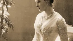 Prinzessin Elisabeth Alexandra Luise von Hessen-Darmstadt und bei Rhein, die Großfürstin Jelisaweta Fjodorowna, im Jahr 1887  / Hayman Seleg Mendelssohn / Wikimeda (CC0) 