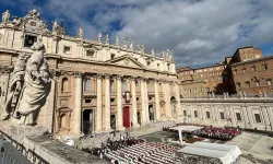 Papst Franziskus eröffnete mit einer Heiligen Messe auf dem Petersplatz am 2. Oktober 2024 die zweite Sitzung der Weltsynode über Synodalität. / Courtney Mares / CNA Deutsch