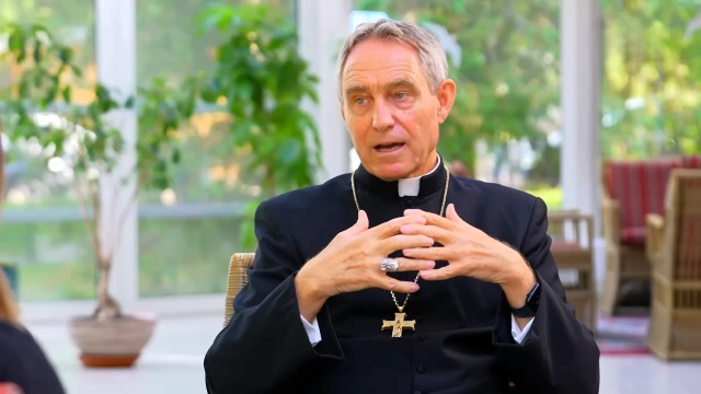 Erzbischof Gänswein: Bischöfe müssen „im Namen der Kirche“ ihre Herde führen