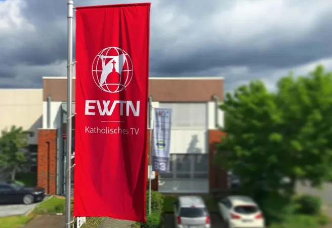 Der katholische Fernsehsender EWTN sendet seit dem Jahr 2000 auch in deutscher Sprache.