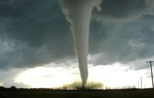 Tornado / Creative Commons Attribution-Share Alike 3.0 / Justin Hobson