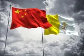 Trotz internationaler Kritik: Vatikan erneuert umstrittenen Deal mit Volksrepublik China 