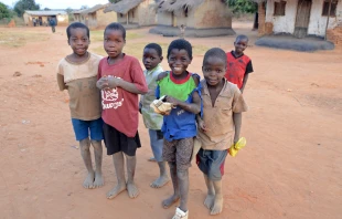 Kinder in Chilowamatambe, im Kasungu-Bezirk, Malawi. / Geoff Gallice (CC BY 2.0)