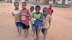 Kinder in Chilowamatambe, im Kasungu-Bezirk, Malawi. / Geoff Gallice (CC BY 2.0)