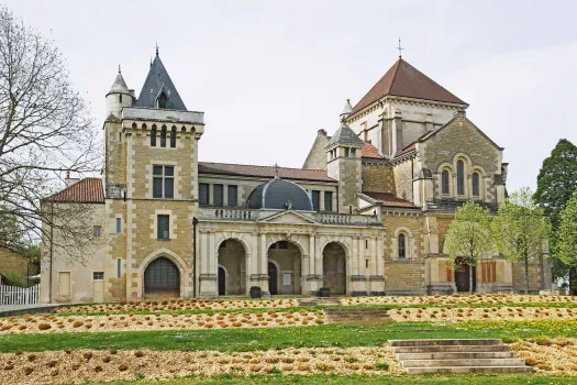 Die Sankt-Bernhards-Basilika im französischen Fontaine-lès-Dijon / Michel Foucher / Wikimedia (CC BY-SA 4.0) 