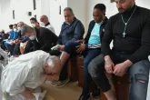 Papst Franziskus besucht Gefängnis: Abendmahlsfeier und Fußwaschung mit Häftlingen