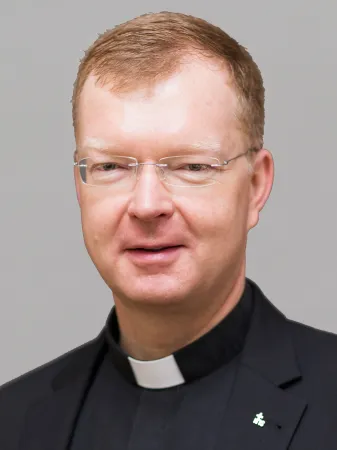 Pater Hans Zollner ist unter anderem Mitglied der Päpstlichen Kinderschutzkommission und Präsident des “Centre for Child Protection” der Päpstlichen Universität Gregoriana. 
