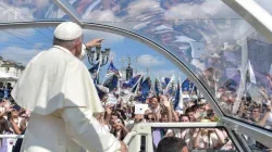 Papst begrüßt Gläubige (Archivbild) / L'Osservatore Romano  