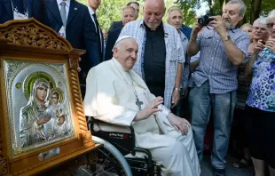 Papst Franziskus bei seinem Besuch im Zentrum der Fraternité St. Alphonse (Québec, Kanada) / Vatican Media