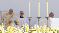 Papst Franziskus bei der Sonntagsmesse in Budapest am 30. April 2023 / Daniel Ibáñez / CNA Deutsch