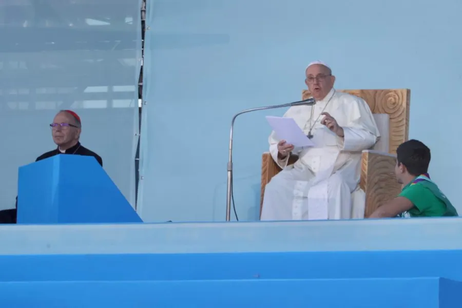 Papst Franziskus am 3. August 2023 beim Weltjugendtag in Lissabon