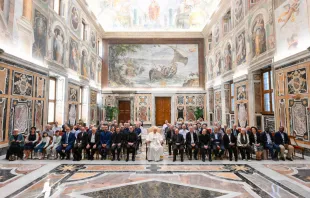 Papst Franziskus am 7. September 2023 mit Mitgliedern der italienischen Bibelgesellschaft / Vatican Media