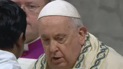 Papst Franziskus im Gebet am 1. Januar 2024 / screenshot / YouTube / Vatican News