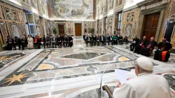 Papst Franziskus am 11. April 2024 vor Mitgliedern der Päpstlichen Akademie der Sozialwissenschaften / Vatican Media