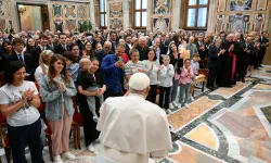 Papst Franziskus bei einer Audienz für den „Circolo San Pietro“ am 24. Juni 2024 / Vatican Media