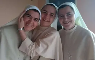 Die Schwestern und Ordensfrauen Isabela, Roziane und Mariana Guimaraes (von links) / Sr. Roziane Guimaraes