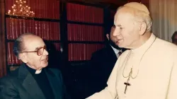 Der Priester Sebastián Gayá, Initiator der Cursillos de Cristiandad, mit dem heiligen Papst Johannes Paul II.  / Stiftung Sebastián Gayá