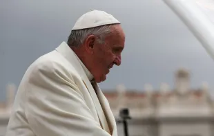 Papst Franziskus bei der Generalaudienz am Aschermittwoch 2016 auf dem Petersplatz / CNA/Daniel Ibanez