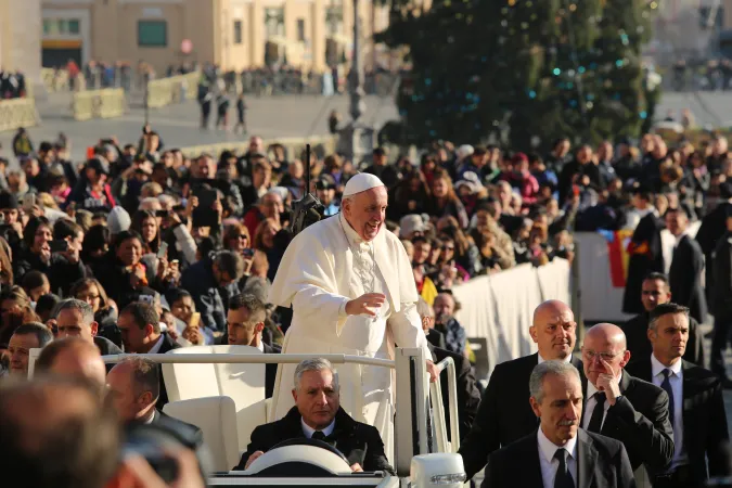 Der Papst bei der Generalaudienz am 2. Dezember 2015