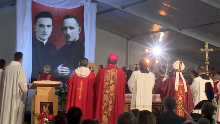 Ein Moment der Seligsprechung der Priester Giusepe Bernardi und Mario Ghibaudo
