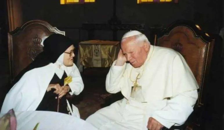 Papst Johannes Paul II. und Schwester Lucia 