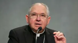 Erzbischof José Horacio Gomez im Presse-Saal des Vatikans am 22. Oktober 2015 / CNA Deutsch
