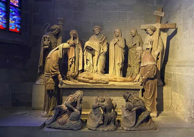 Die Heilig-Grab-Kapelle in der Kathedrale von Fribourg (Schweiz). Dort sollen künftig die Reliquien der drei Heiligen Nikolaus von Myra, Schutzpatron der Kathedrale und der Stadt, von Niklaus von Flüe, Schutzpatron des Landes, und von Petrus Canisius zusammengeführt werden.