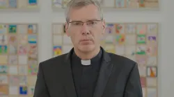 Bischof Heiner Wilmer SCJ / screenshot / YouTube / Bistum Hildesheim