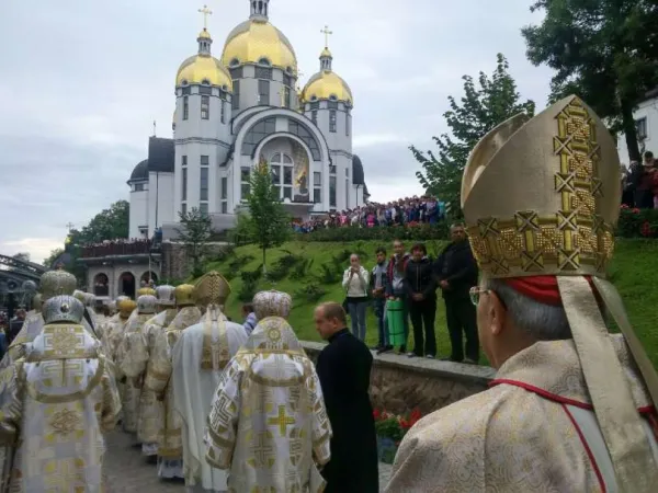Prozession zum Einmarsch am Heiligtum von Sarwanyzja (Westukraine), 17. Juli 2017.