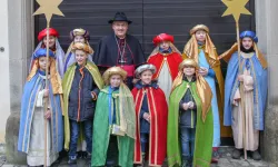 Sternsinger mit Bischof Rudolf Voderholzer / Veit Neumann / Bistum Regensburg