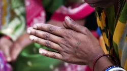 Besonders Frauen und Angehörige der "niederen" Kasten sind betroffen - nicht selten werden sie gezwungen, sich wieder zum Hinduismus "zurückzubekehren". / Shutterstock/Amanda Winter