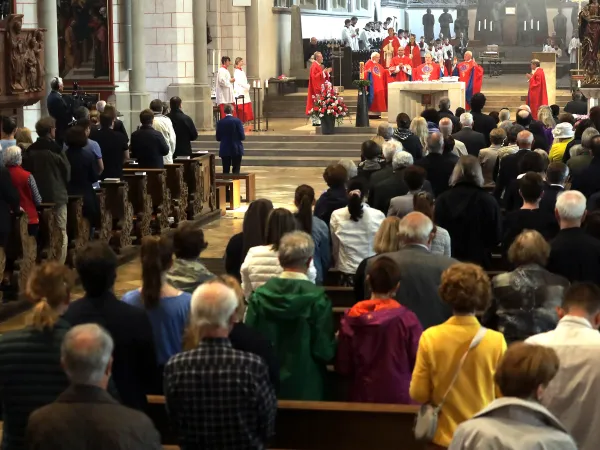 Heilige Messe im Dom zu Augsburg am Pfingstsonntag, 5. Juni 2022