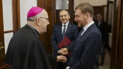 Bischof Wolfgang Ipolt mit dem sächsischen Ministerpräsidenten Michael Kretschmer / Pawel Sosnowski / Bistum Görlitz