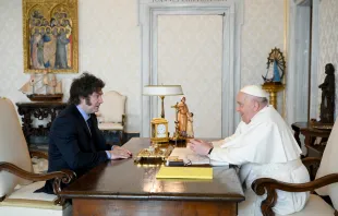 Javier Milei mit Papst Franziskus / Vatican Media
