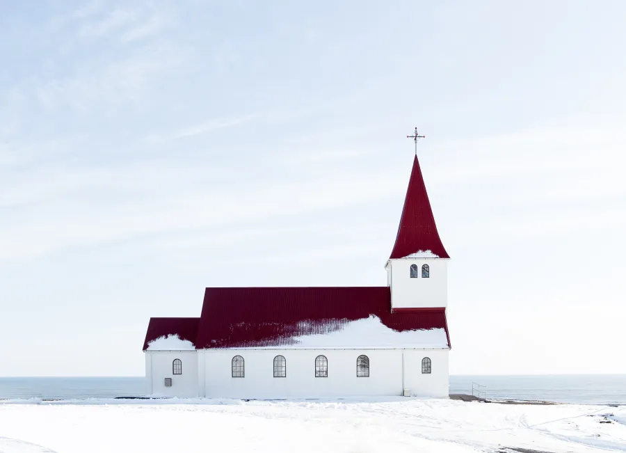 Kirche in Eis und Schnee