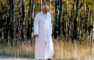 Papst St. Johannes Paul II. mit dem Rosenkranz / Vatican Media