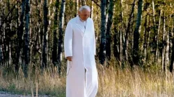 Papst St. Johannes Paul II. mit dem Rosenkranz / Vatican Media