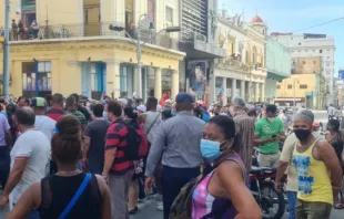 11. Juli 2021: Kubaner protestieren in Havanna. / Domitille P/Shutterstock
