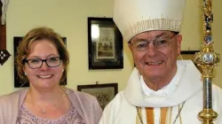 Eva-Maria Baumgarten und Bischof em. Heinz Josef Algermissen / Bistum Fulda