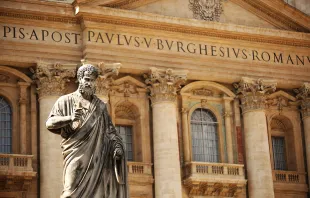 Statue des heiligen Petrus vor dem Petersdom im Vatikan / Vatican Media