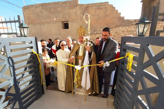 Bischof Thabet Habib Yousif al-Mekko bei der Einweihung des neuen Klosters in Batnaya