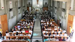 Blick in den Innenraum bei der Weihe der Kirche in der sozialistischen Mustersiedlung „Ciudad Chávez“ in Venezuela / Kirche in Not