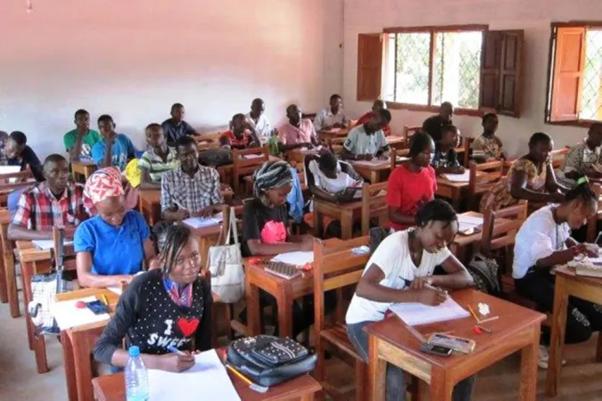 Schüler an einer vom Karmelitenorden betriebenen Schule in der Erzdiözese Bangui